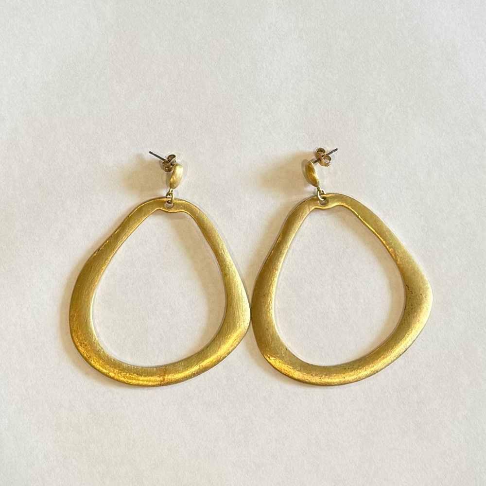 Glow by Sheila Fajl Thailand Brushed Gold Tone Dangle Drop Earrings Vintage